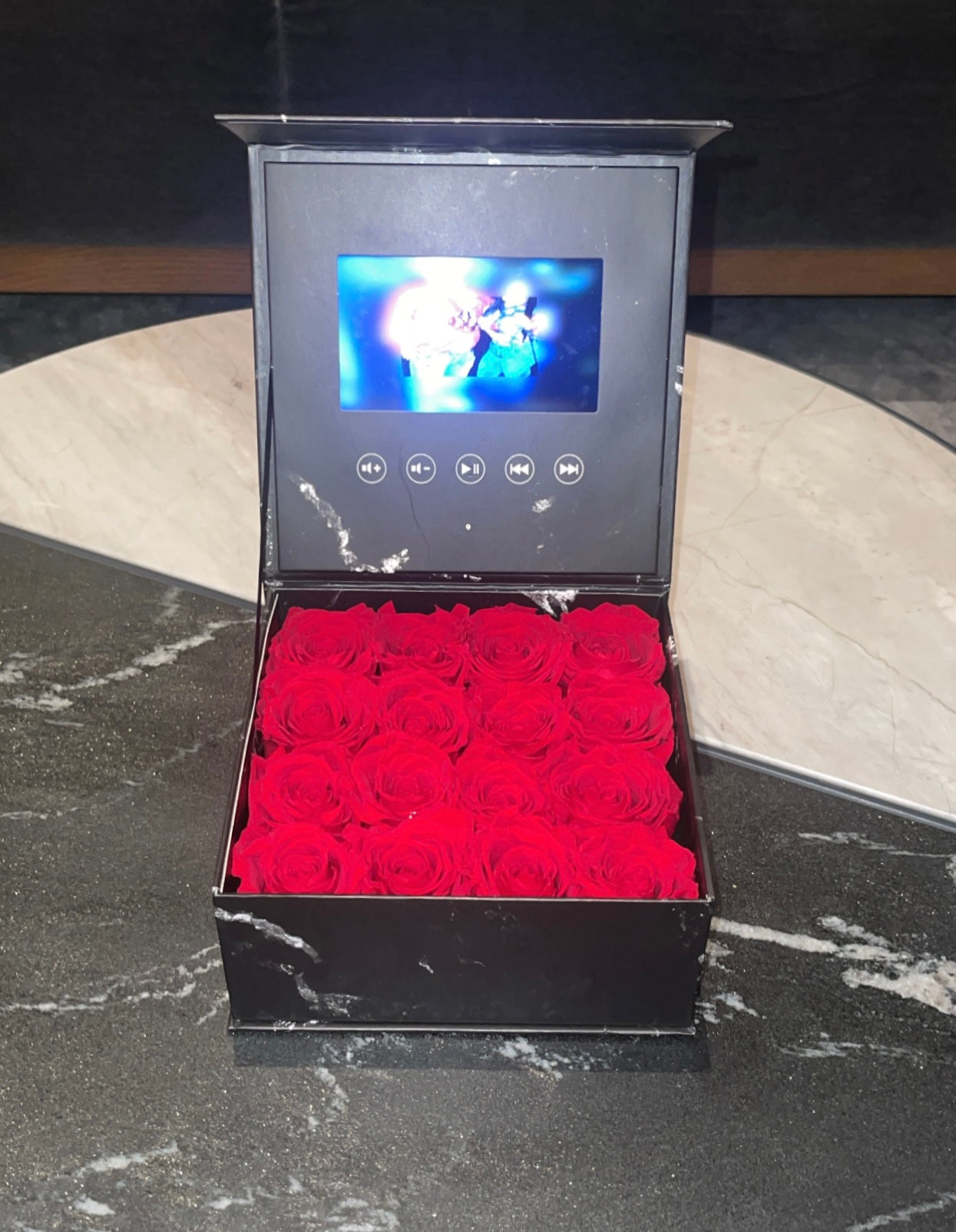 VIDEO ROSE BOX