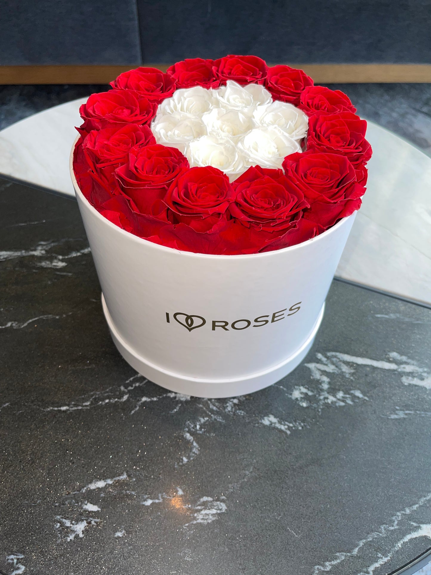 19 ROSE BOX