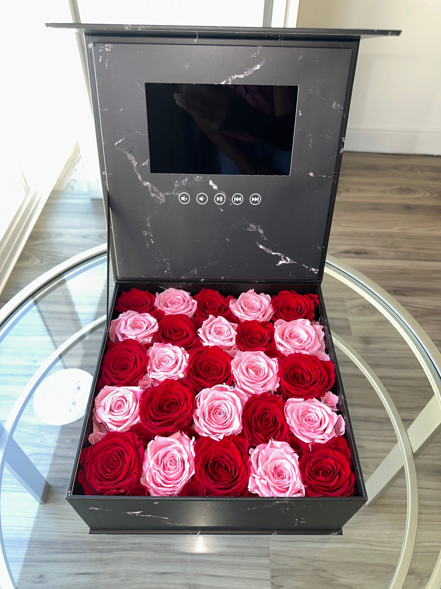 VIDEO ROSE BOX