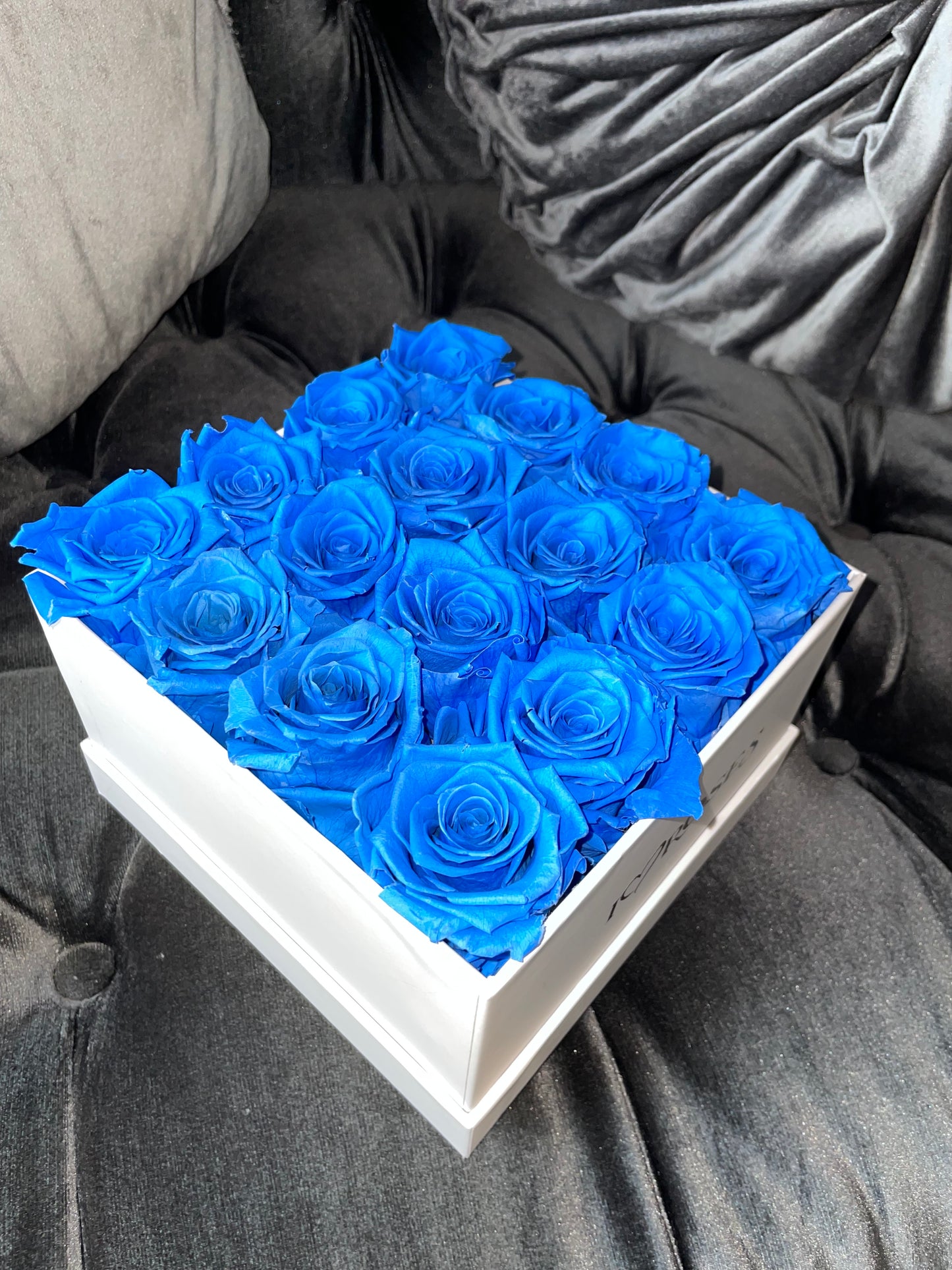 16 MINI ROSE BOX