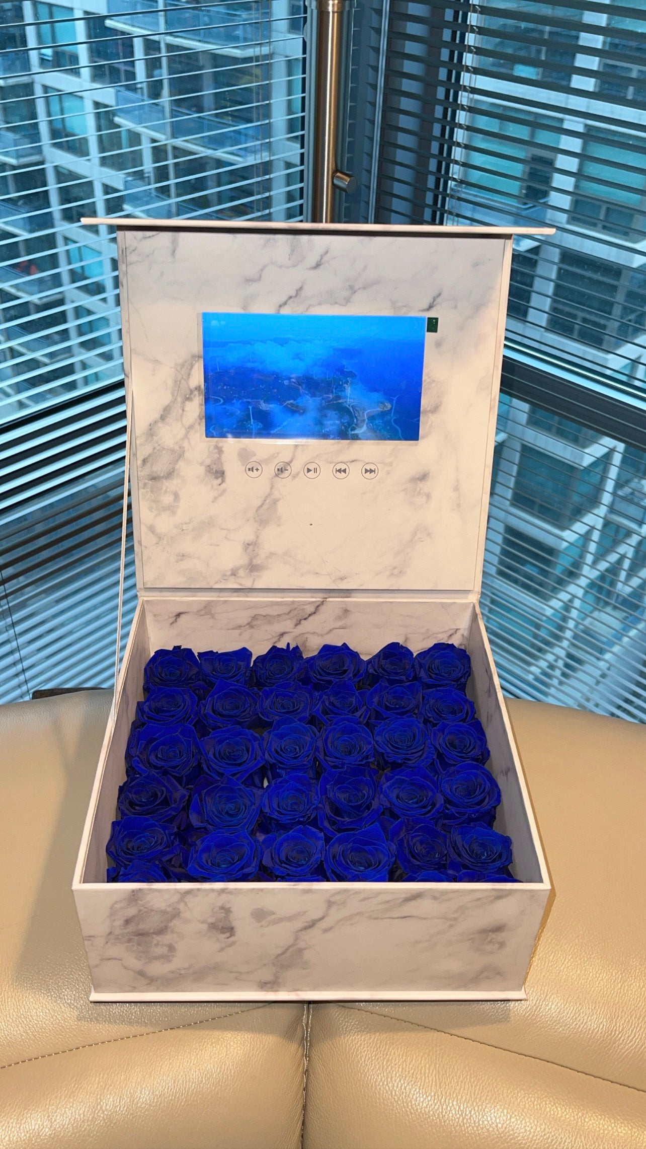 VIDEO ROSE BOX